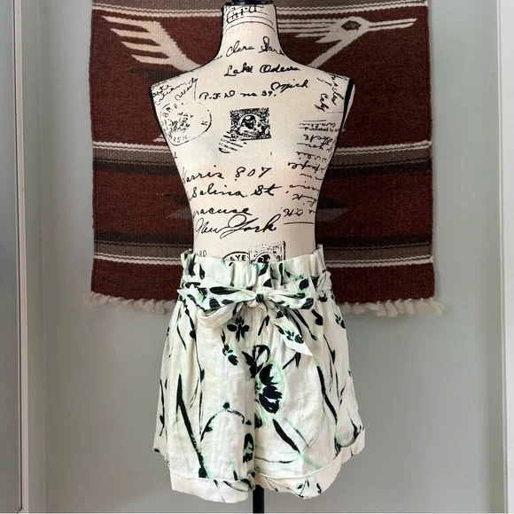 Tanya Taylor Linen Blend Belted Floral Shorts - Picture 2 of 9